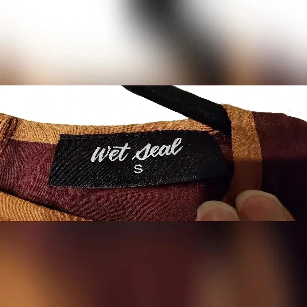 Wet Seal, Size S, Wine Blouse with Zipper on Back - Picture 4 of 5